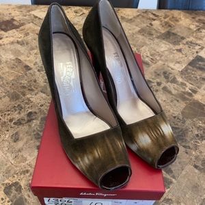 Salvatore Ferragamo peep toe brown heels new -10